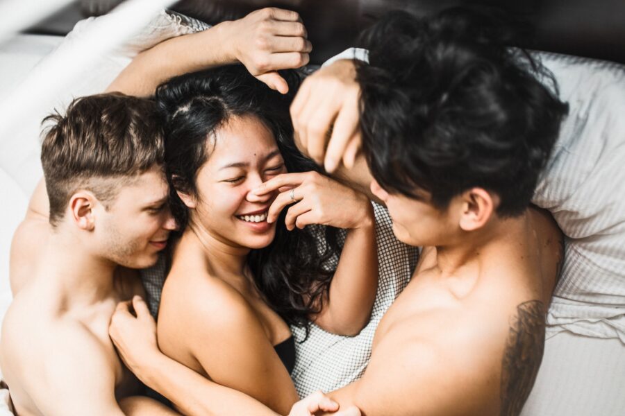 Mmf foursome drunk spycam