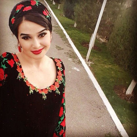 Ороиши курта точики 2022. Духтани точики. Расми ситораи кароматуло. Азизова марчона. Узбекские девушки.